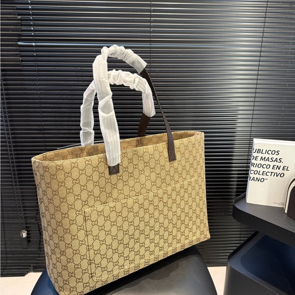Gucci Tan Monogram Canvas Tote - Picture 6 of 9